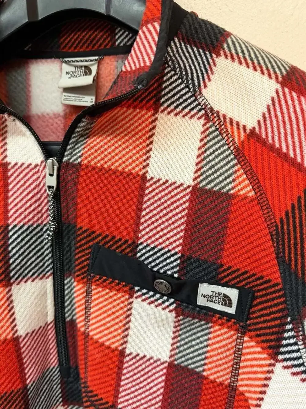 The North Face Men's Gordon Lyons Red Black Plaid 1/4 Zip Pullover Size M